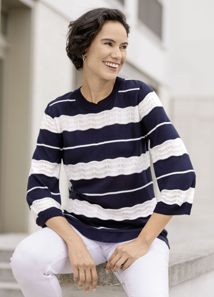 Pullover in weichem Feinstrick mit dezentem Glanz 