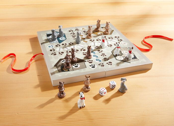 Brettspiel mit detailreichen Figuren 