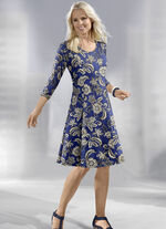 Apartes Kleid in taillierter Form 