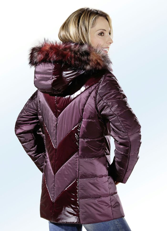 Jacke in trendgenauem Materialmix mit Lackoptik 