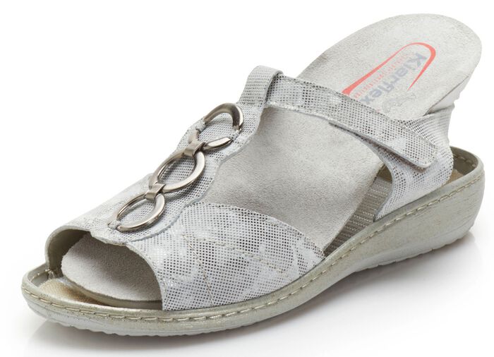 Sandale mit Metallschmuck HELLGRAU