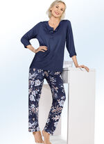 Pyjama von "Ascafa" mit Knopfleiste und langen &Auml;rmeln 