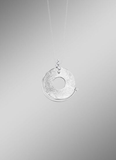 Attraktiver Anh&auml;nger mit Zirkonia 