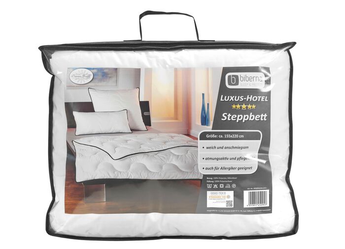 Bettwarenprogramm aus dem Hause biberna mit schwarzer Biese 