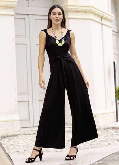 Jumpsuit mit angenähtem Hüftbindegürtel in 3 Farben  Jumpsuit mit angenähtem Hüftbindegürtel in 3 Farben