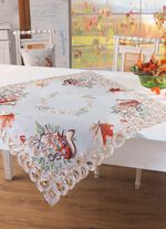 Aufwendig gearbeitete Tisch- und Raumdekoration 