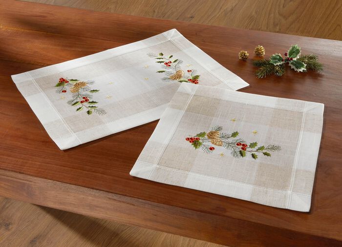 Aufwendig bestickte Tischdecke oder Kissenbezug 