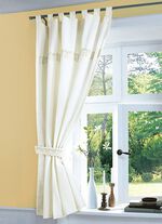 &Uuml;bergardine mit aufgesetzter H&auml;kelborte 