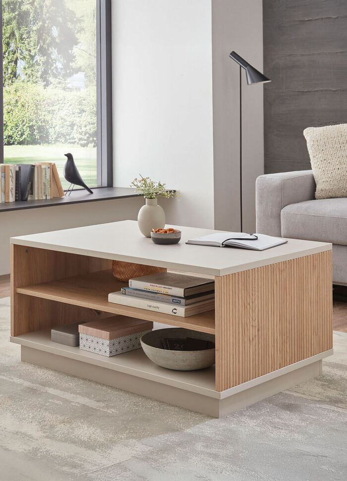 Toller Couchtisch mit durchgehender Ablagefl&auml;che 