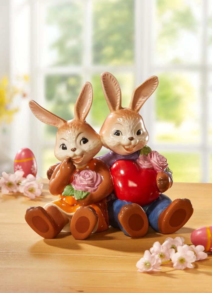 Hasenpaar aus Feinsteingut 