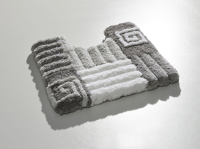 Badgarnitur mit rutschhemmener  Rückseite GRAU