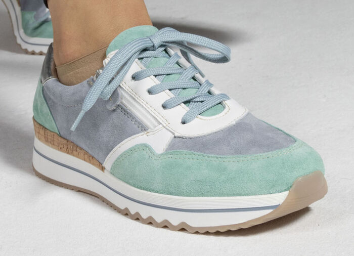 Sneaker mit wei&szlig;en Bes&auml;tzen MINT-JEANS