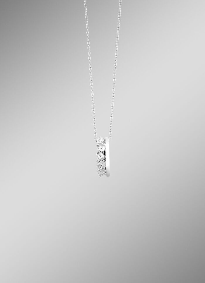 Moderner Anh&auml;nger mit synth. Zirkonia und Ankerkette 