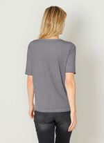 Shirt mit modischen Nietenzier 