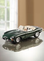Jaguar E-Type Cabrio (1961) von Bburago GRÜN
