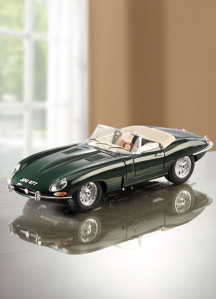 Jaguar E-Type Cabrio (1961) von Bburago GRÜN