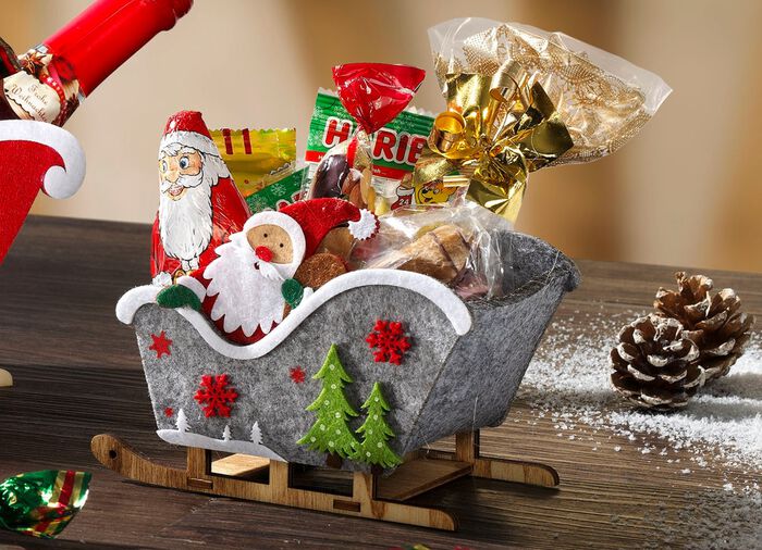 Weihnachts-Schlitten mit Weihnachtsleckereien BUNT