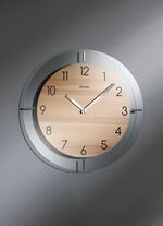 Hochwertige Wanduhr mit Funkuhrwerk BUCHE