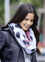 Loop-Schal mit Punktedessin 