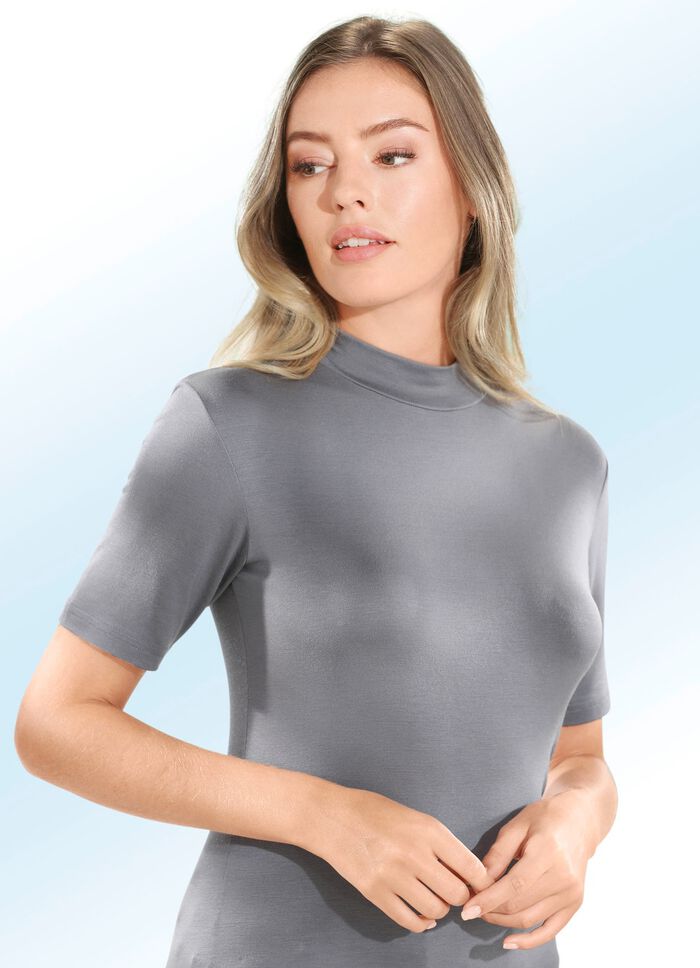 Zweierpack Shirts mit Stehkragen und kurzen &Auml;rmeln 