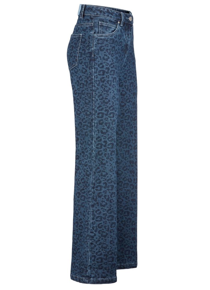 Jeans in aktueller Leo-Dessinierung 