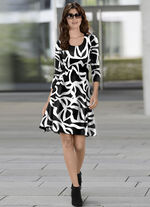 Kleid in schwingender Form 