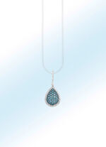 Anhänger mit 42 weissen und 42 blauen Brillanten