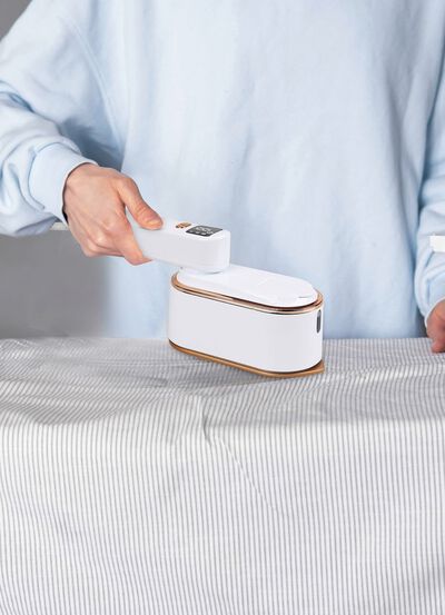 Handliches Dampfbügeleisen 