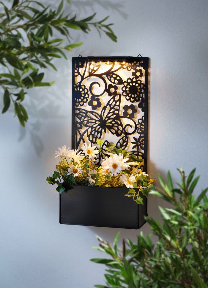 Pflanzkasten mit Spalier und Beleuchtung 