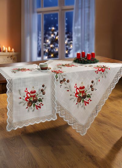 Raumdekoration mit festlichem Weihnachtsmotiv 