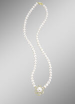 Halskette in Blumendesign 