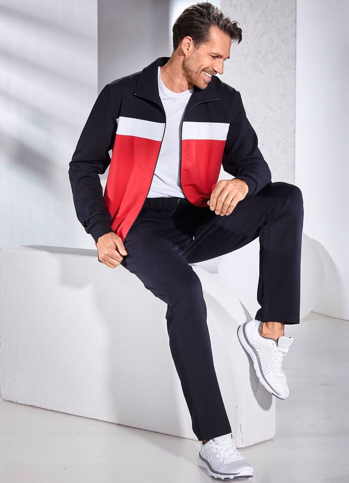 Freizeitanzug mit Nahttaschen 