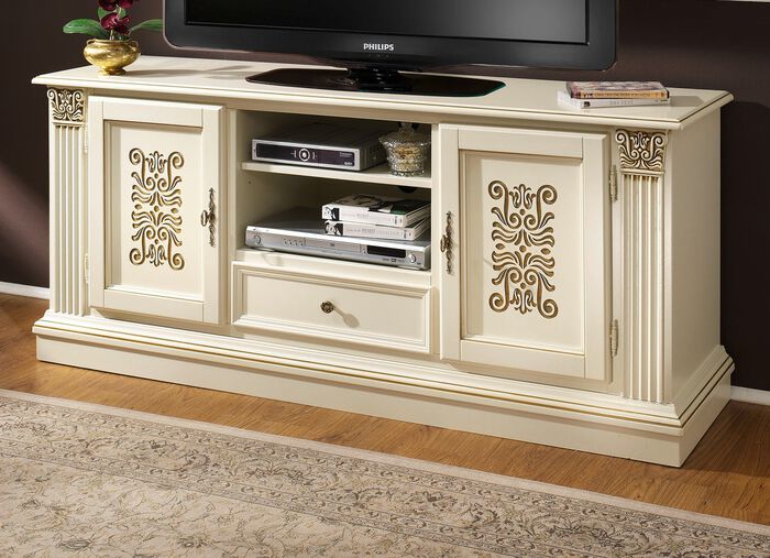 Hochwertige M&ouml;belserie mit aufwendigen Verzierungen 