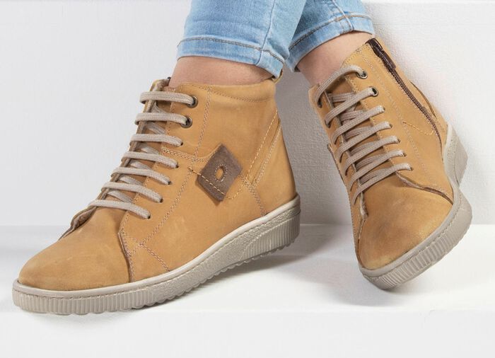 ELENA EDEN Schn&uuml;r-Bootie aus Nubukleder, mit Leder-Applikation CURRY