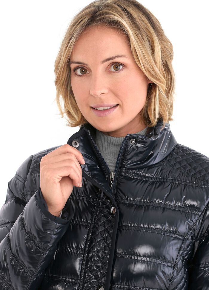 Jacke mit verschiedenen Steppvariationen 