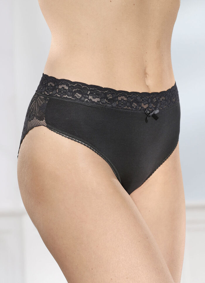 Dreierpack Slips mit Rückteil aus floraler Elastikspitze 