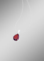 Klassischer Anhänger mit echt Granat 