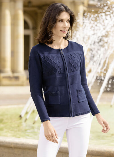 Strickjacke in Strukturmustermix 