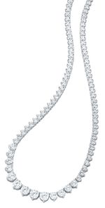 Halskette mit funkelnden synth. Zirkonia 