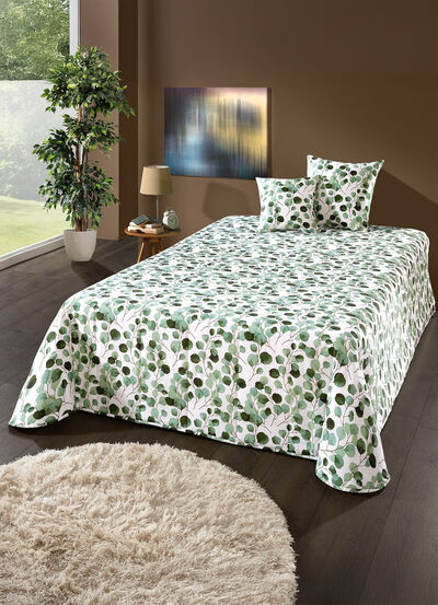 Tagesdecke und Kissenbezüge mit Blättermotiv  Tagesdecke und Kissenbezüge mit Blättermotiv