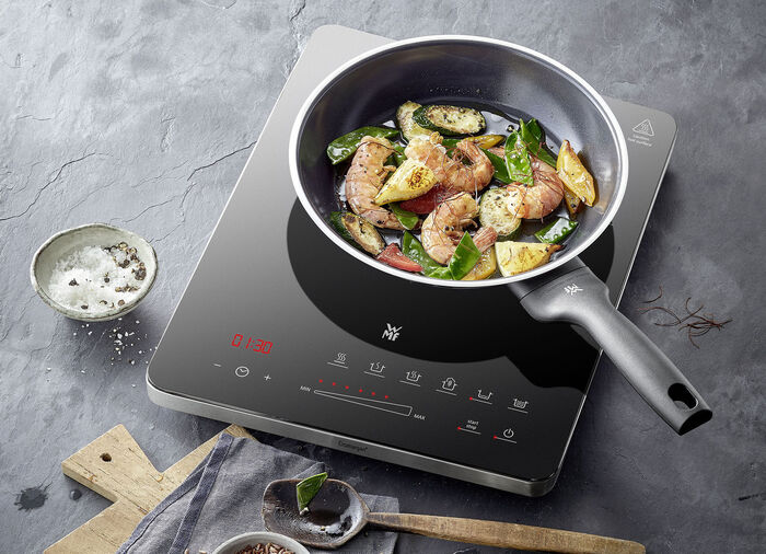 WMF Induktionskochplatte zum sicheren und energiesparenden Kochen SCHWARZ