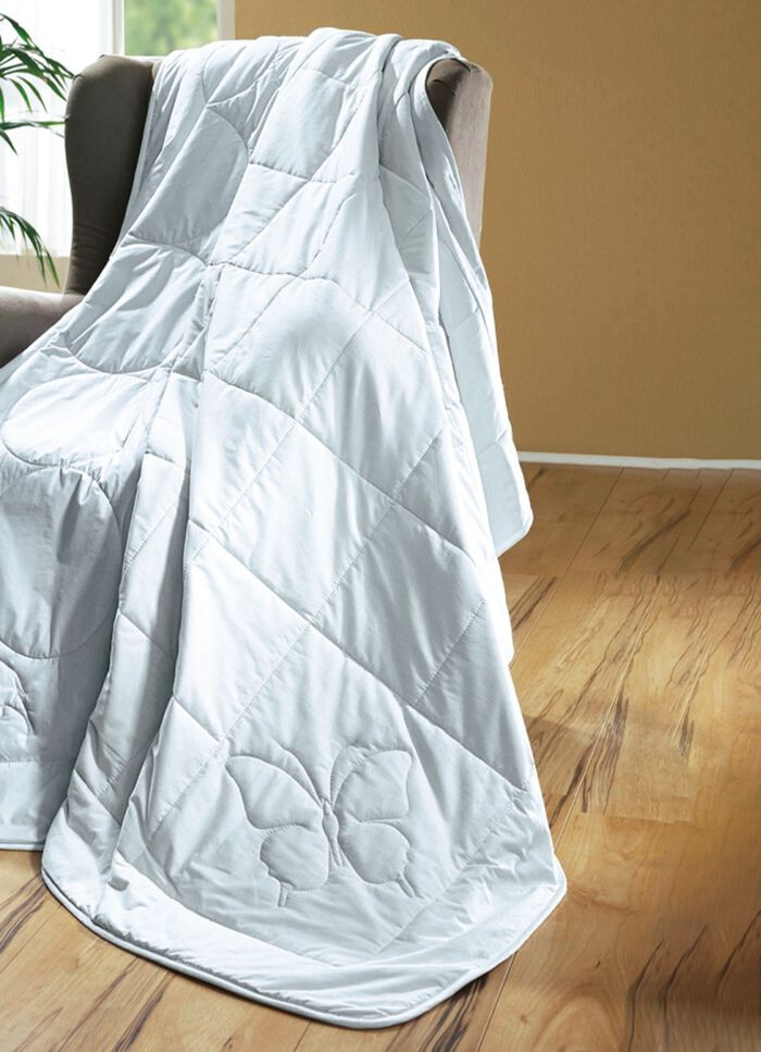 Hautsympathisches Bettwarenprogramm mit hochwertiger F&uuml;llung aus 100% Seide 