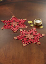 Bestickte, festliche Tischdekoration ROT-GOLD