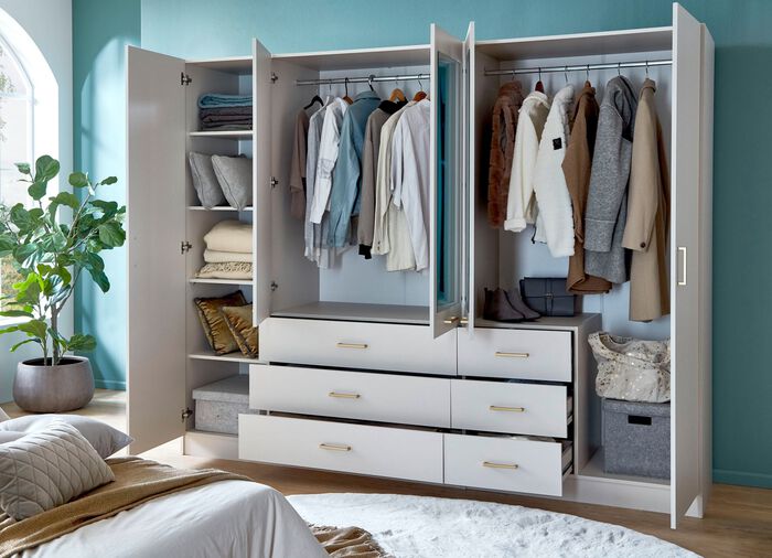 Moderner Kleiderschrank 