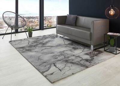 Stilsichere Br&uuml;cken und Teppiche mit Marmormotiv 