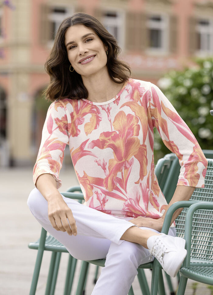Pullover in floralem Feinstrick 