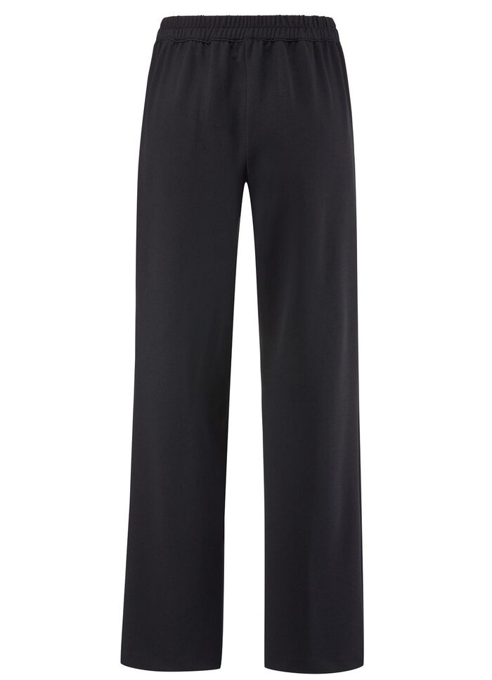 Hose in modischer Weite 