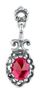 Ohrstecker im Antik-Design 