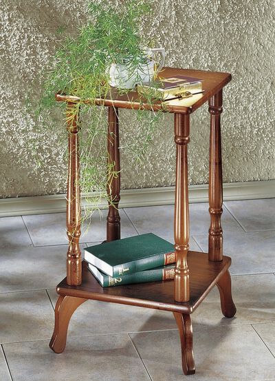 Beistelltisch mit Ablagen 