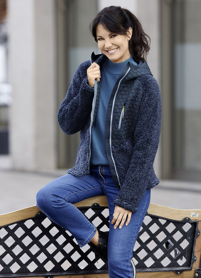 Jacke im aktuellen Materialmix MARINE